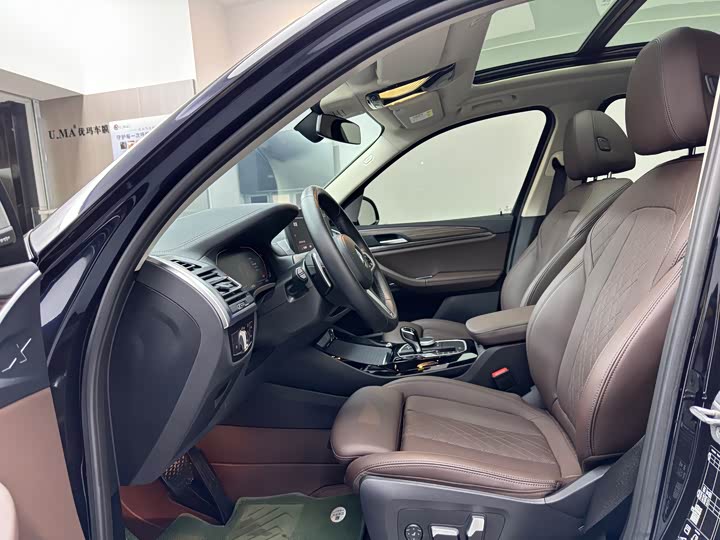 Фото 18 - BMW X3