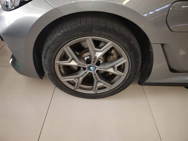 Фото 23 - BMW i3