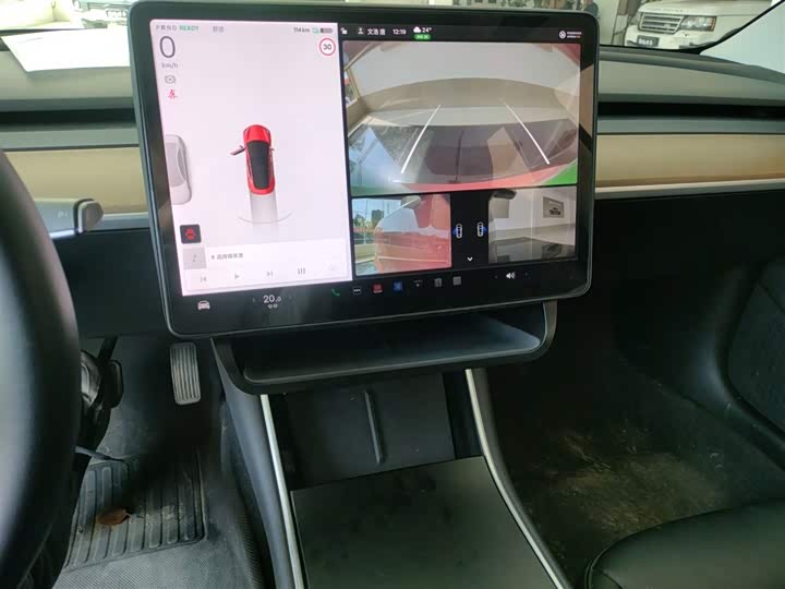 Фото 13 - Tesla Model 3