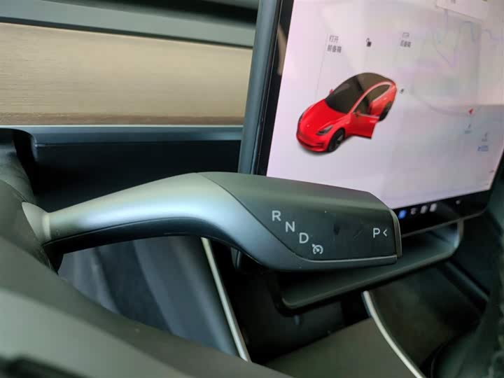 Фото 14 - Tesla Model 3