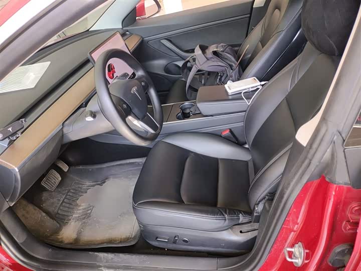 Фото 15 - Tesla Model 3