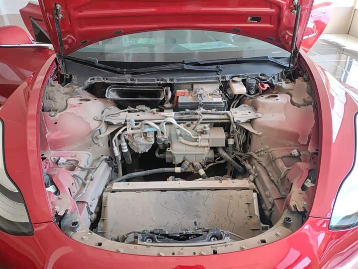 Фото 20 - Tesla Model 3