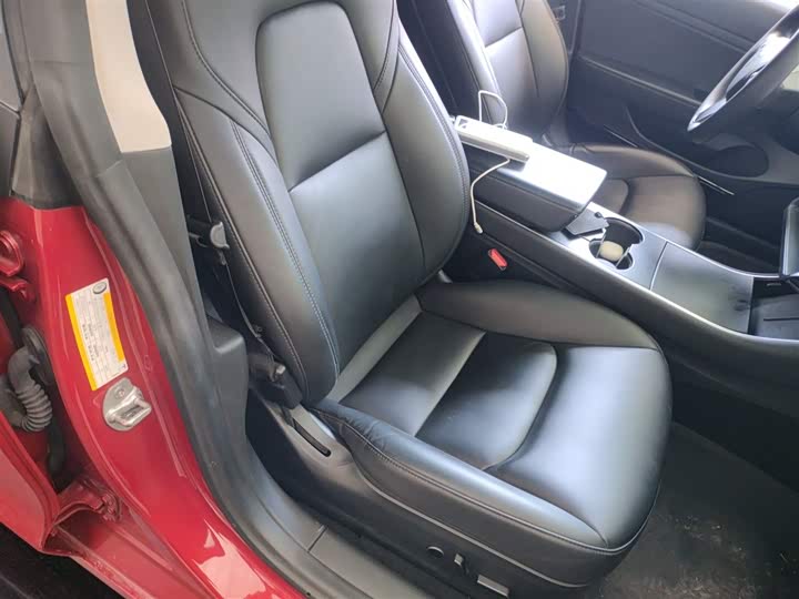 Фото 25 - Tesla Model 3