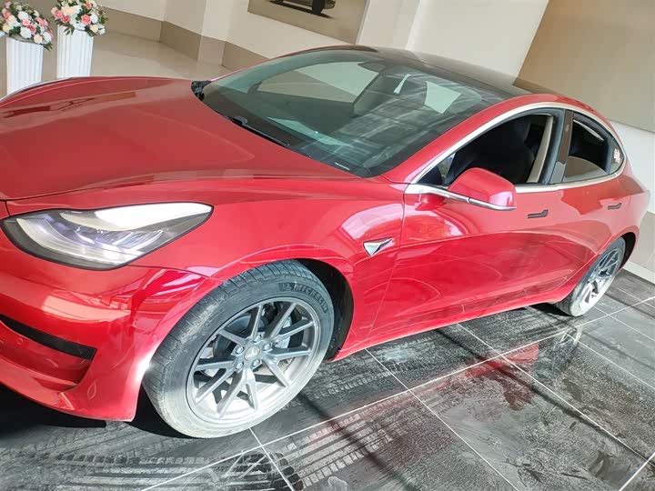 Фото 5 - Tesla Model 3