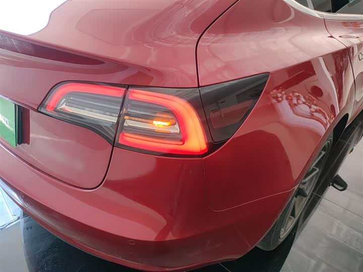 Фото 8 - Tesla Model 3