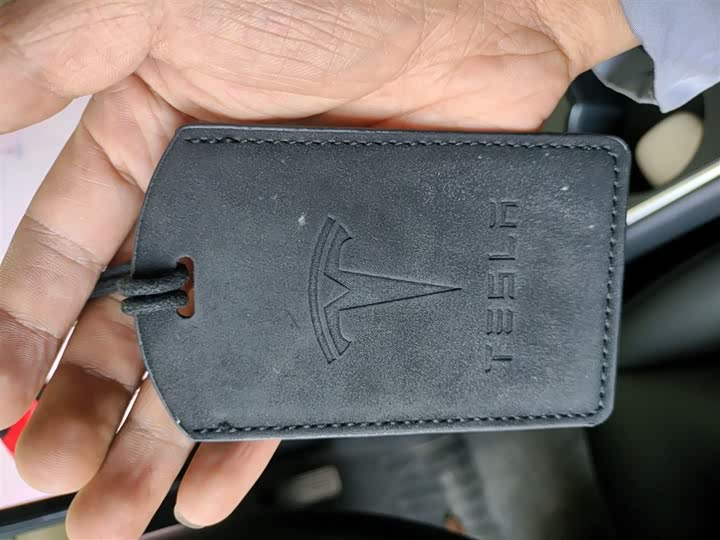 Фото 9 - Tesla Model 3