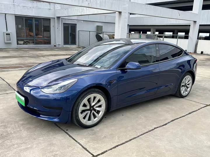 Фото 1 - Tesla Model 3