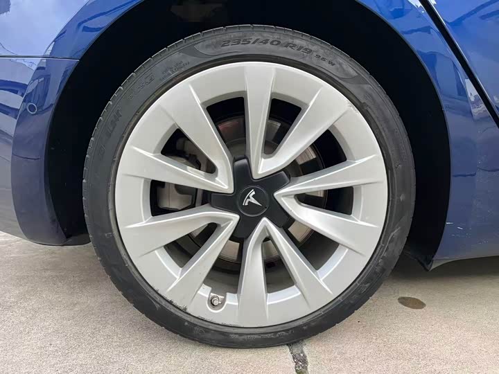 Фото 12 - Tesla Model 3