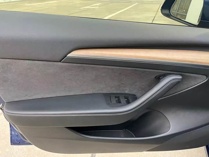 Фото 6 - Tesla Model 3