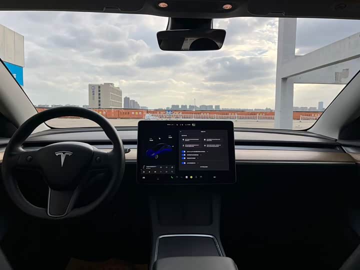 Фото 9 - Tesla Model 3