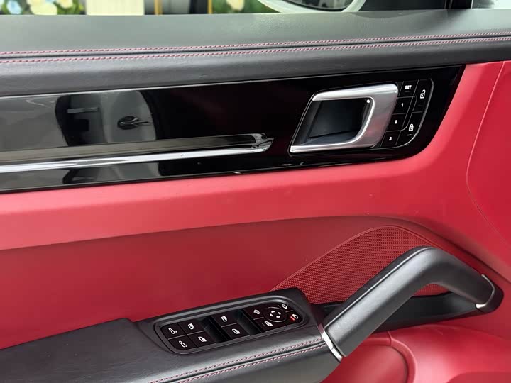 Фото 7 - Porsche Cayenne