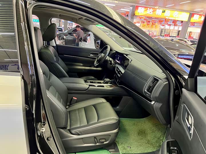 Фото 4 - Nissan Pathfinder