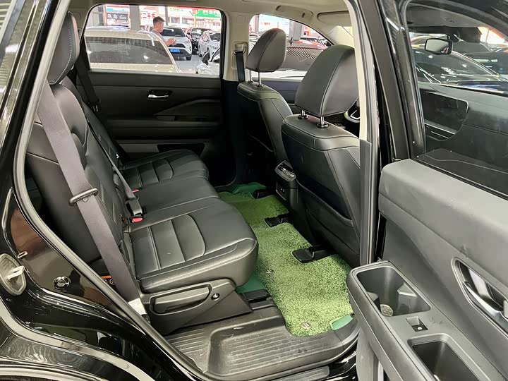 Фото 5 - Nissan Pathfinder