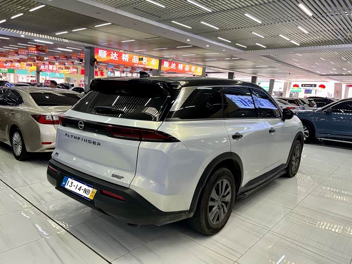 Фото 9 - Nissan Pathfinder