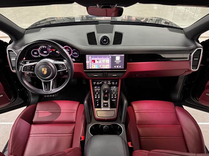 Фото 10 - Porsche Cayenne