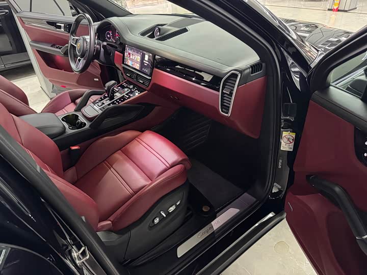 Фото 13 - Porsche Cayenne