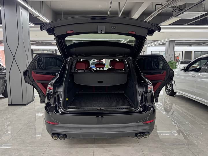 Фото 22 - Porsche Cayenne