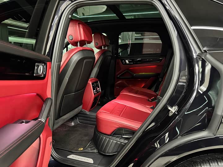 Фото 9 - Porsche Cayenne