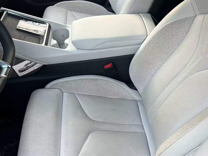 Фото 8 - XPeng P7