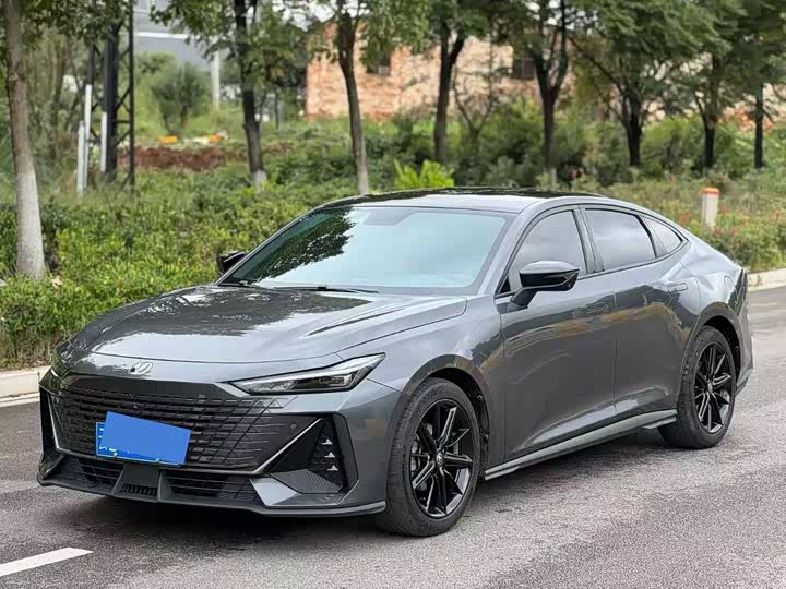 Фото 1 - Changan UNI-V