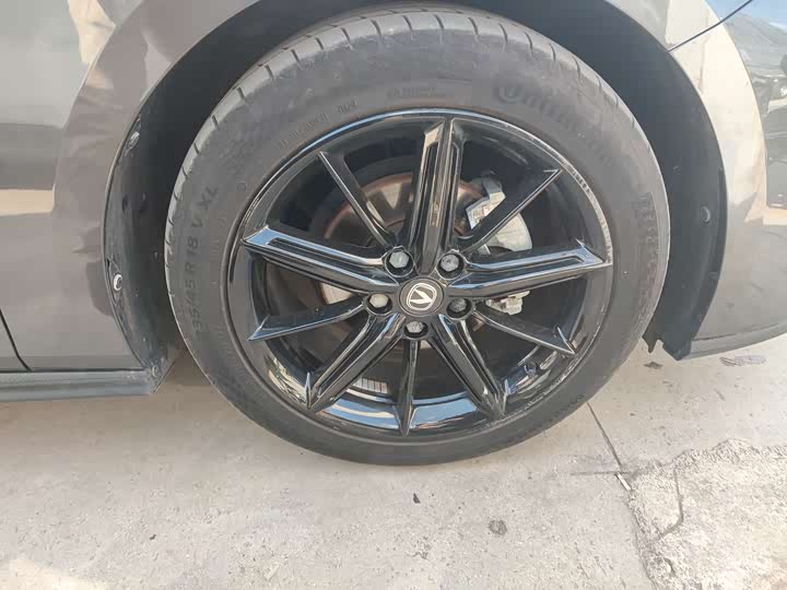 Фото 13 - Changan UNI-V