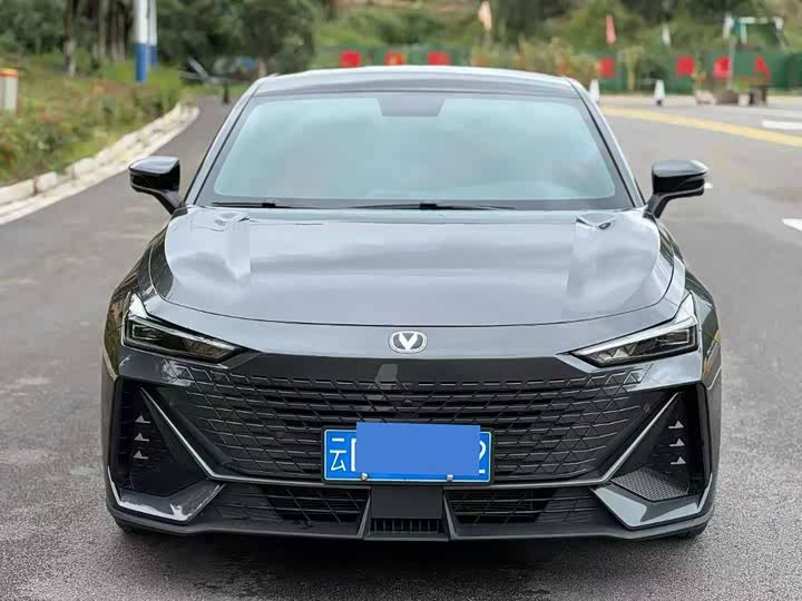 Фото 2 - Changan UNI-V