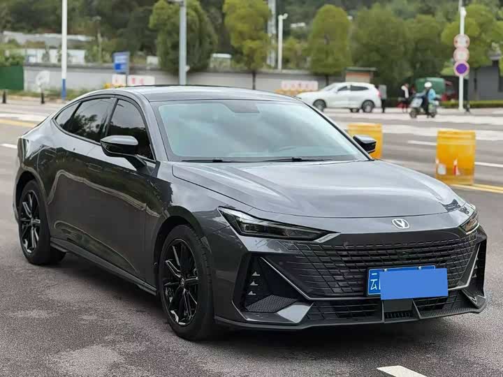 Фото 3 - Changan UNI-V