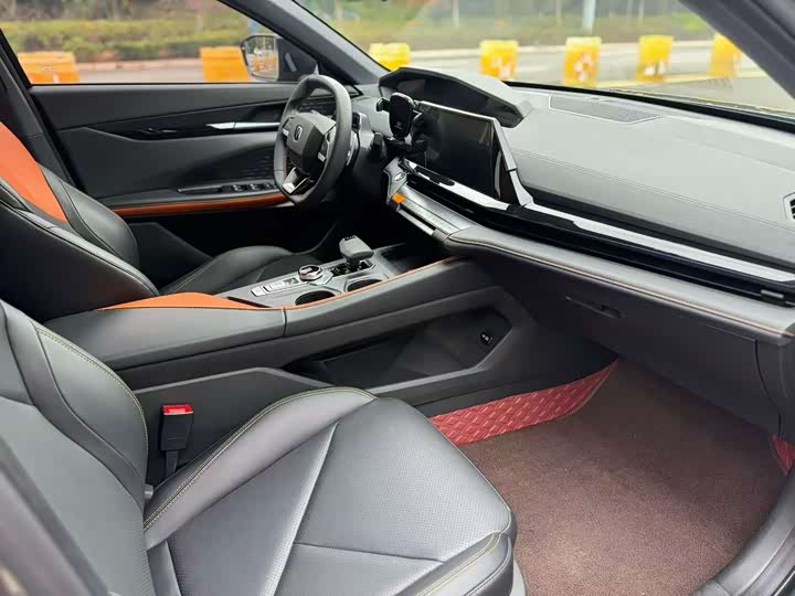 Фото 5 - Changan UNI-V