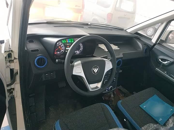 Фото 10 - Foton Smart Smurf E7