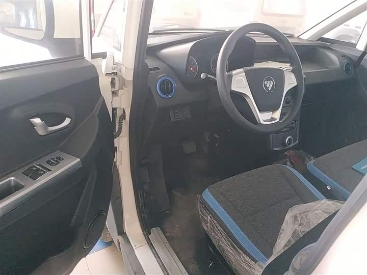 Фото 16 - Foton Smart Smurf E7