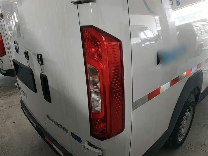 Фото 8 - Foton Smart Smurf E7