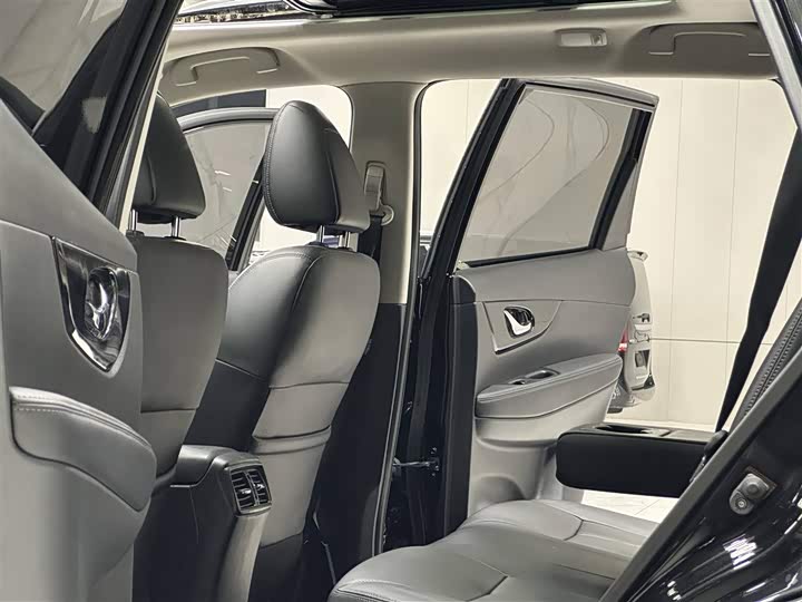 Фото 13 - Nissan X-Trail