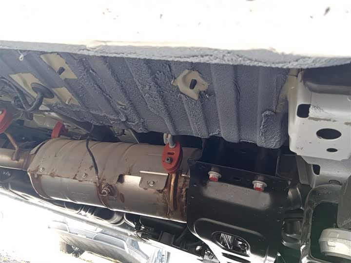 Фото 16 - Maxus V90