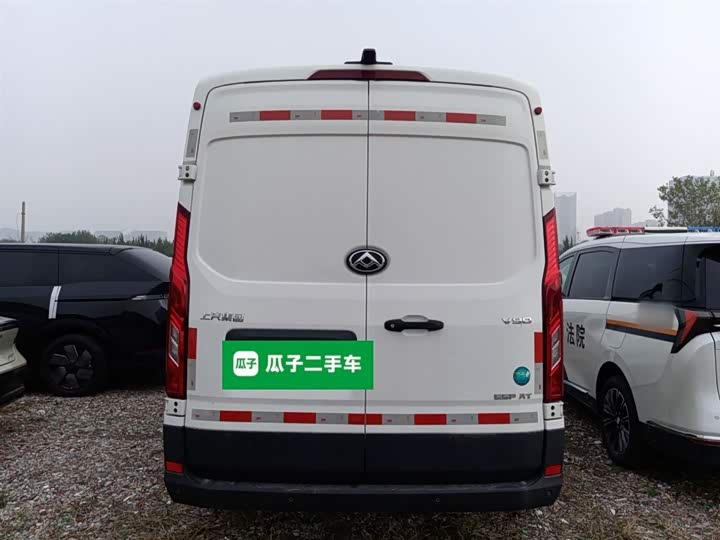 Фото 28 - Maxus V90