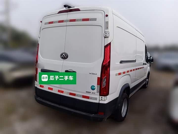 Фото 29 - Maxus V90