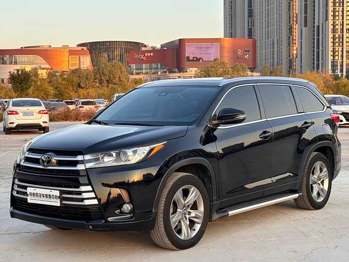 Фото 1 - Toyota Highlander