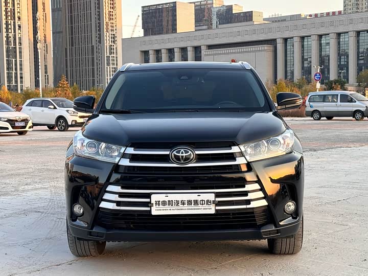 Фото 2 - Toyota Highlander