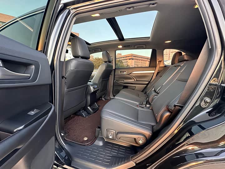 Фото 5 - Toyota Highlander