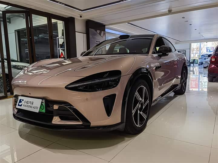 Фото 1 - Xiaomi YU7