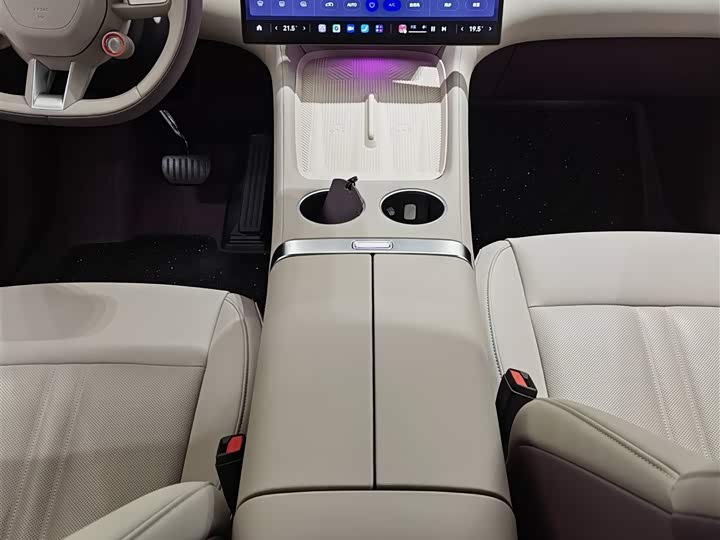 Фото 14 - Xiaomi YU7