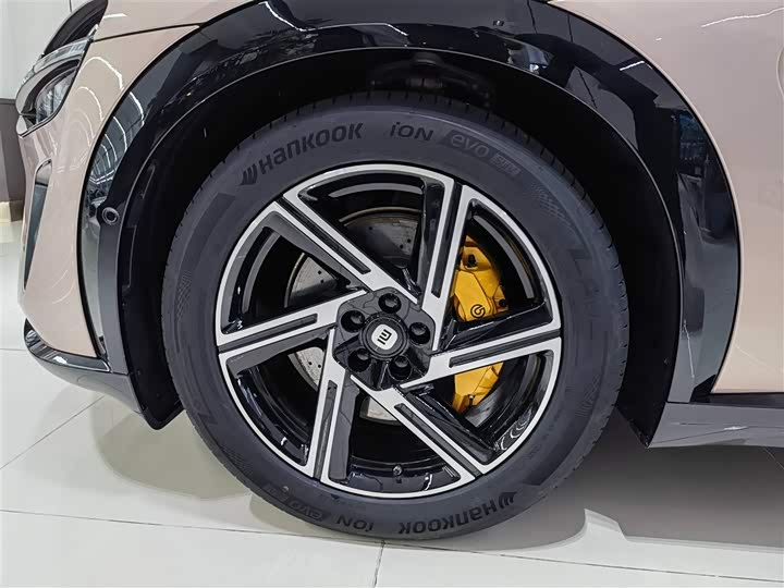 Фото 7 - Xiaomi YU7