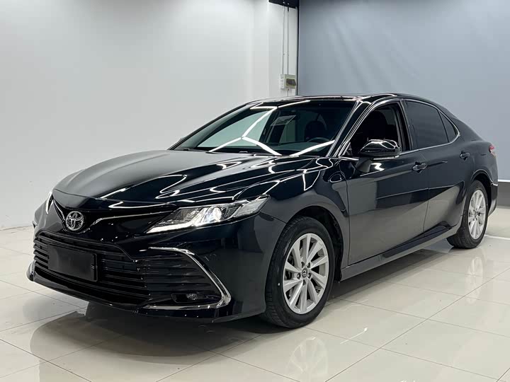 Фото 1 - Toyota Camry