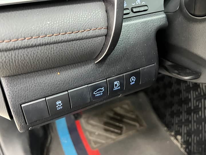 Фото 6 - Toyota Camry