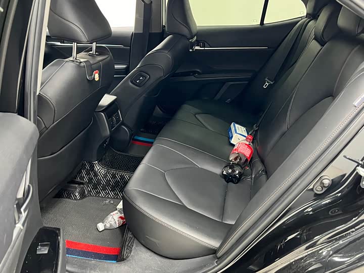 Фото 7 - Toyota Camry