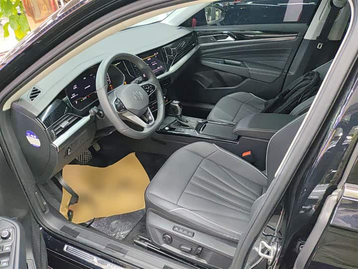 Фото 15 - Volkswagen Passat