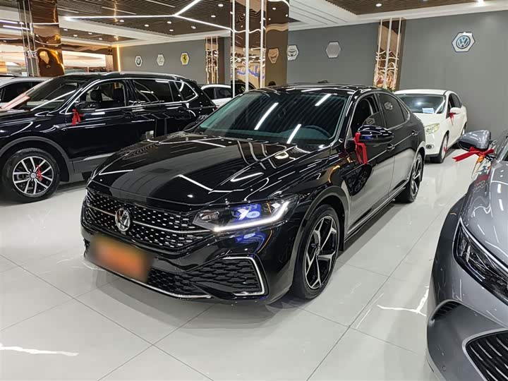 Фото 2 - Volkswagen Passat