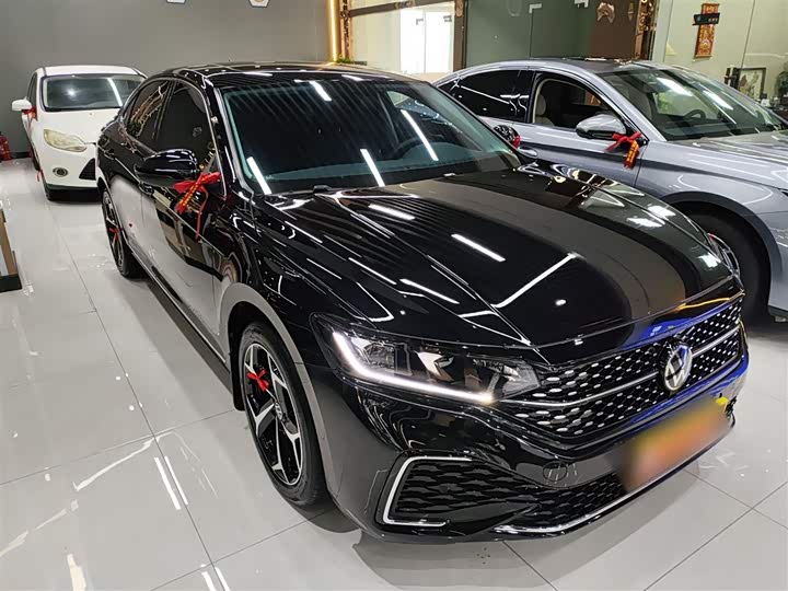 Фото 4 - Volkswagen Passat