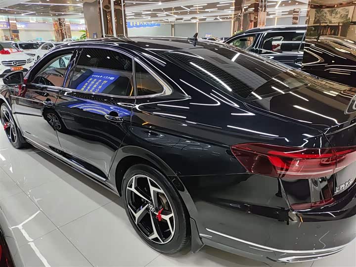 Фото 5 - Volkswagen Passat