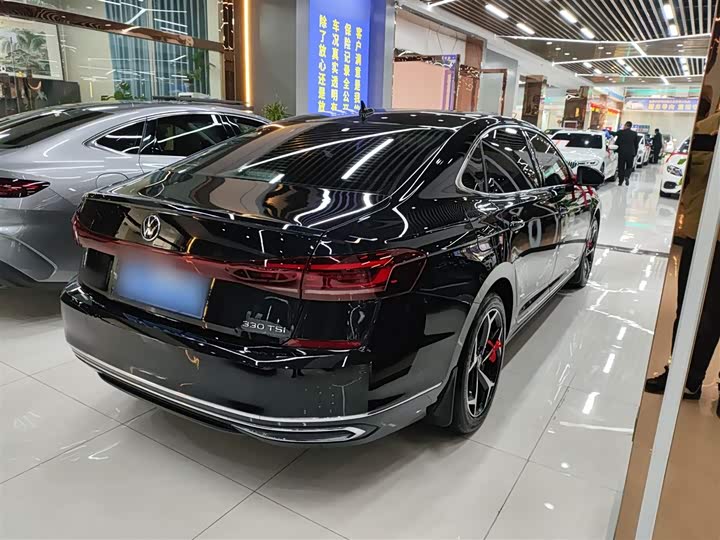 Фото 7 - Volkswagen Passat