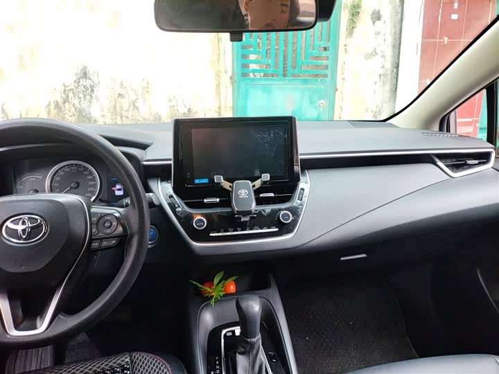 Фото 13 - Toyota Corolla